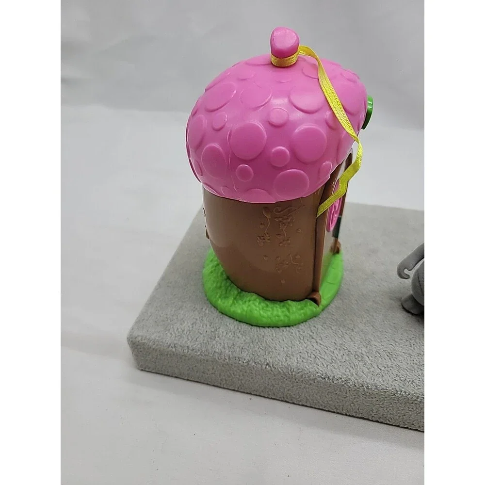 Li'l Woodzeez Mini Acorn House Surprise – 1 Mini House Playset and Cat Flocked